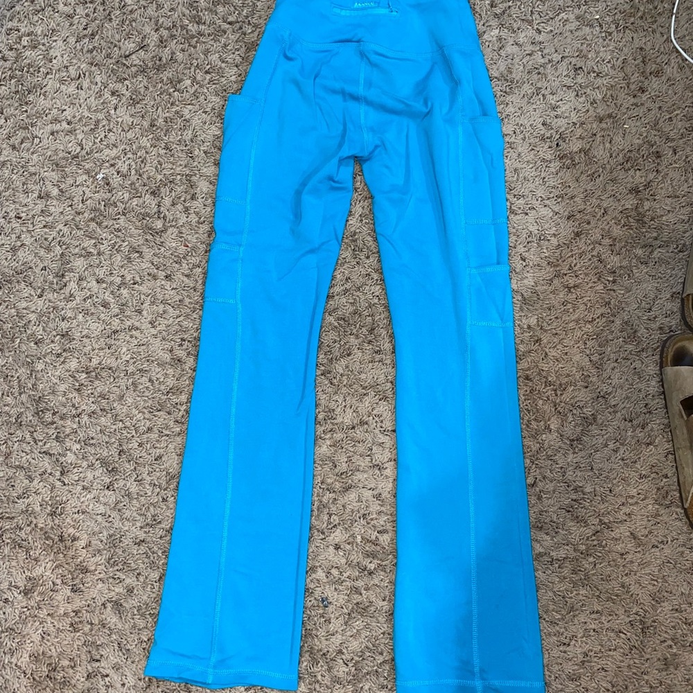 Jaanuu scrub set turqiouse/teal color